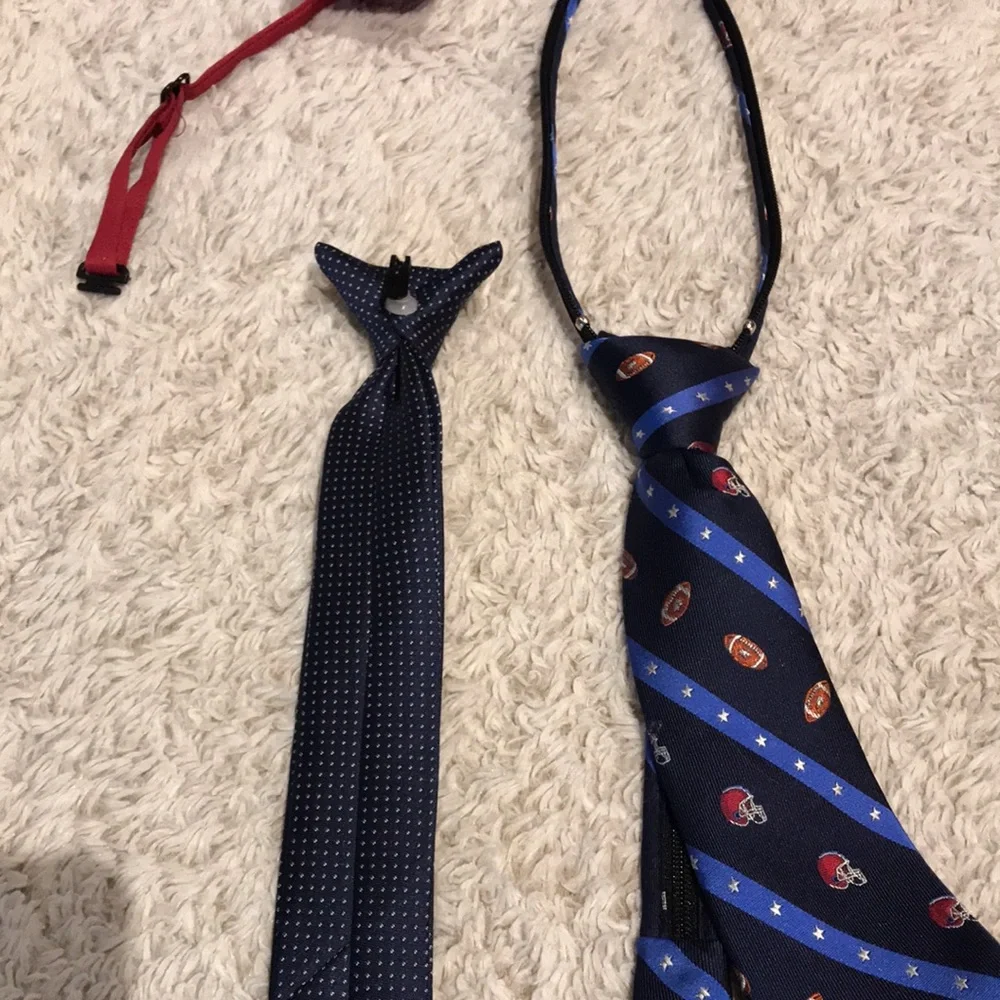 3 young boys ties.